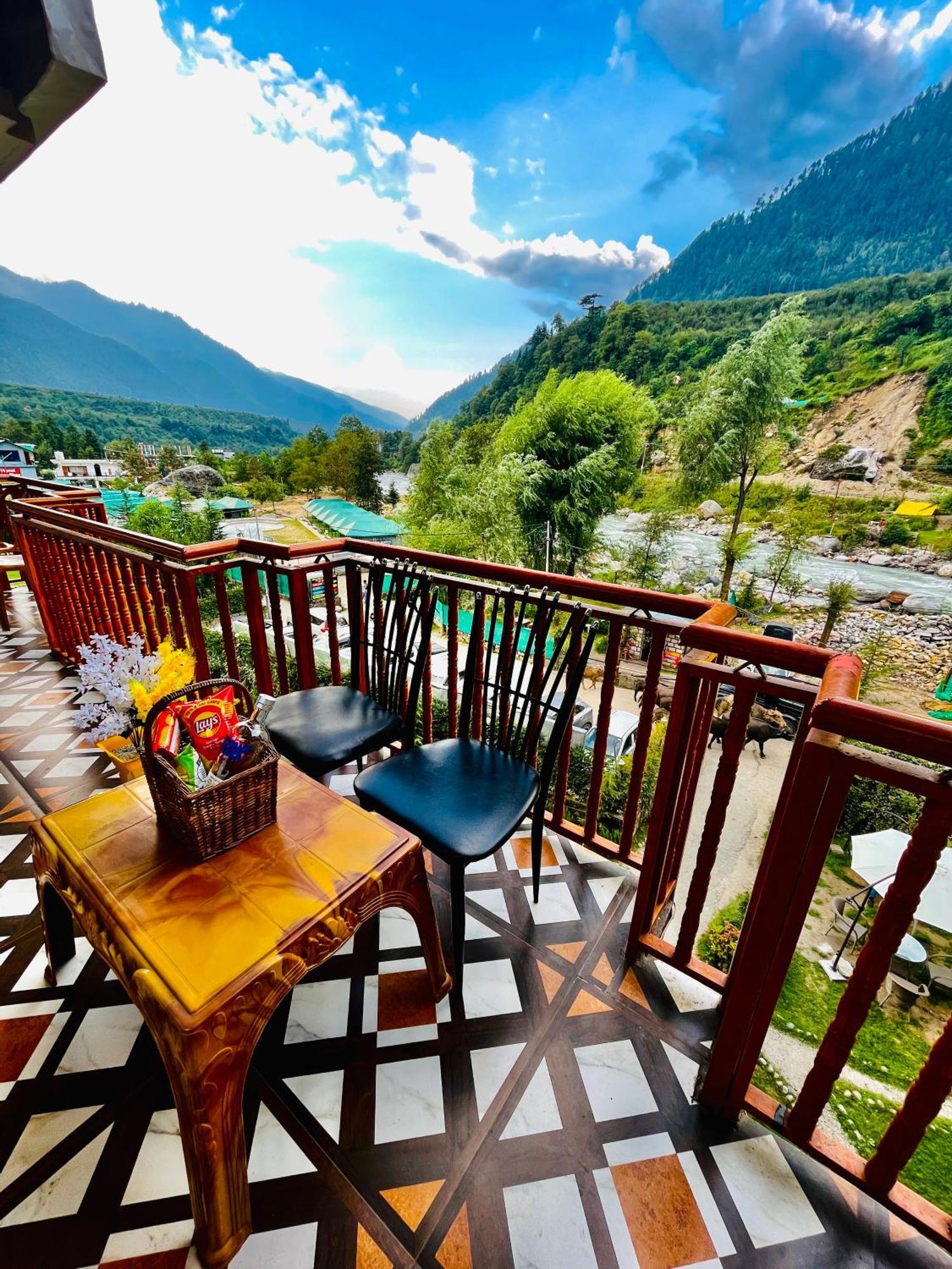 Himalayan Hill Queen Resort, Manali M98160-43400 Zewnętrze zdjęcie