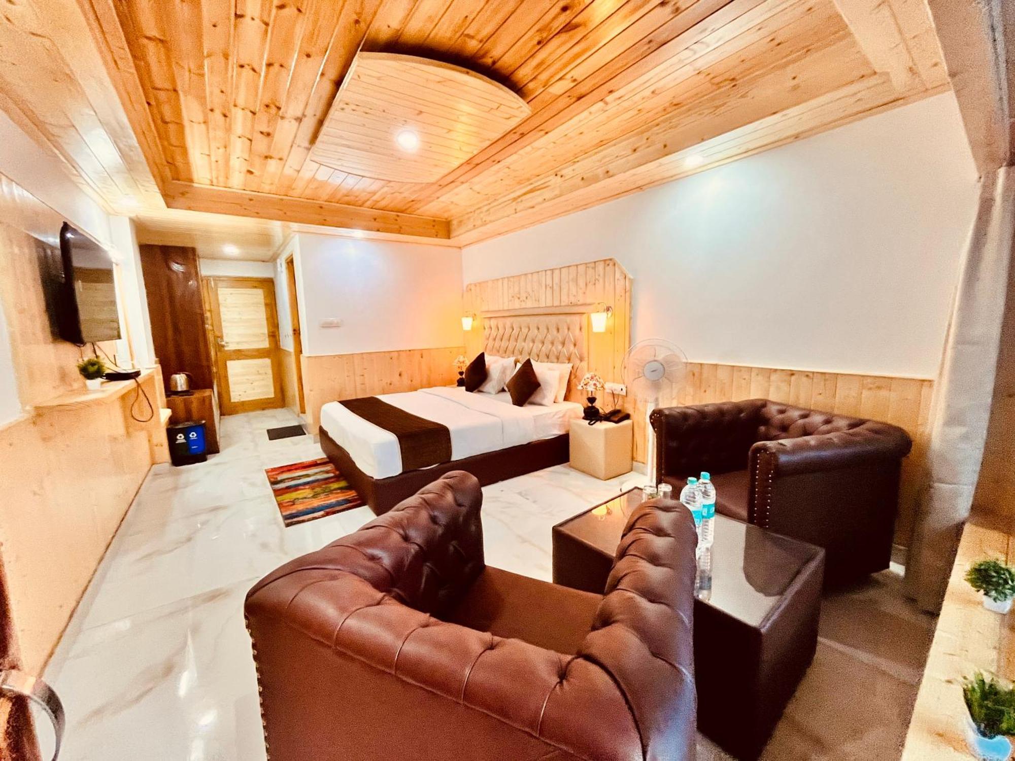 Himalayan Hill Queen Resort, Manali M98160-43400 Zewnętrze zdjęcie