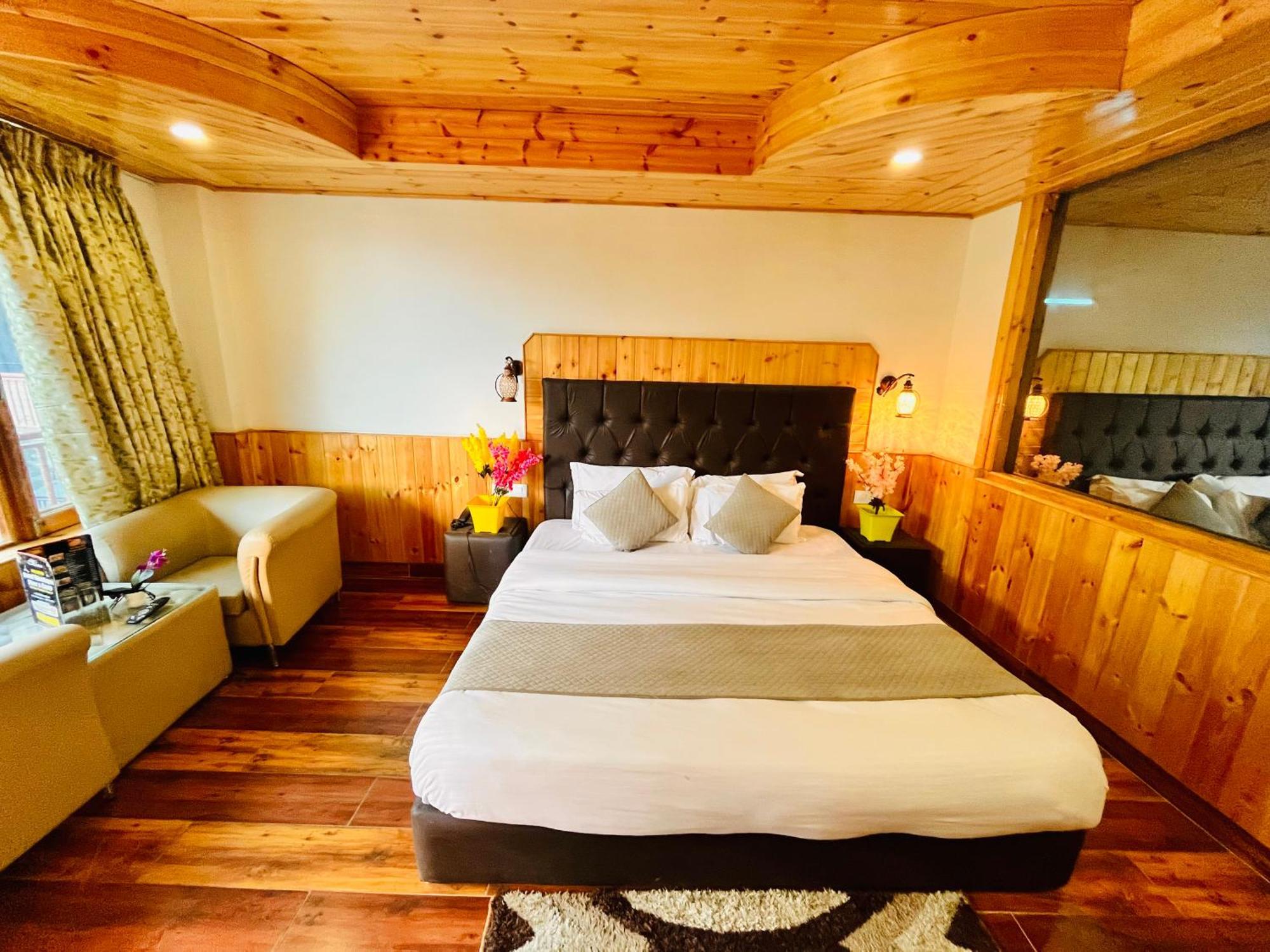 Himalayan Hill Queen Resort, Manali M98160-43400 Zewnętrze zdjęcie
