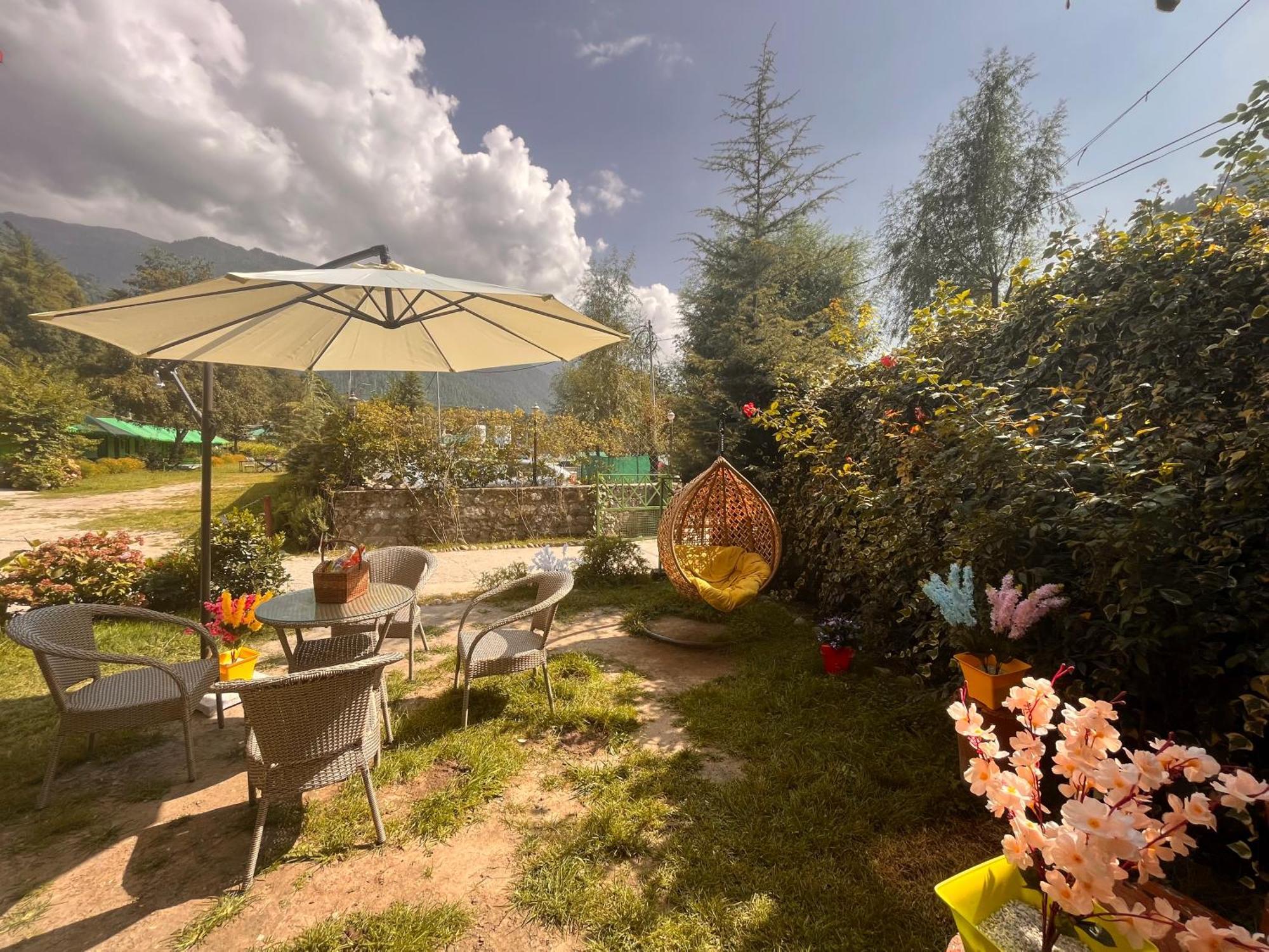 Himalayan Hill Queen Resort, Manali M98160-43400 Zewnętrze zdjęcie
