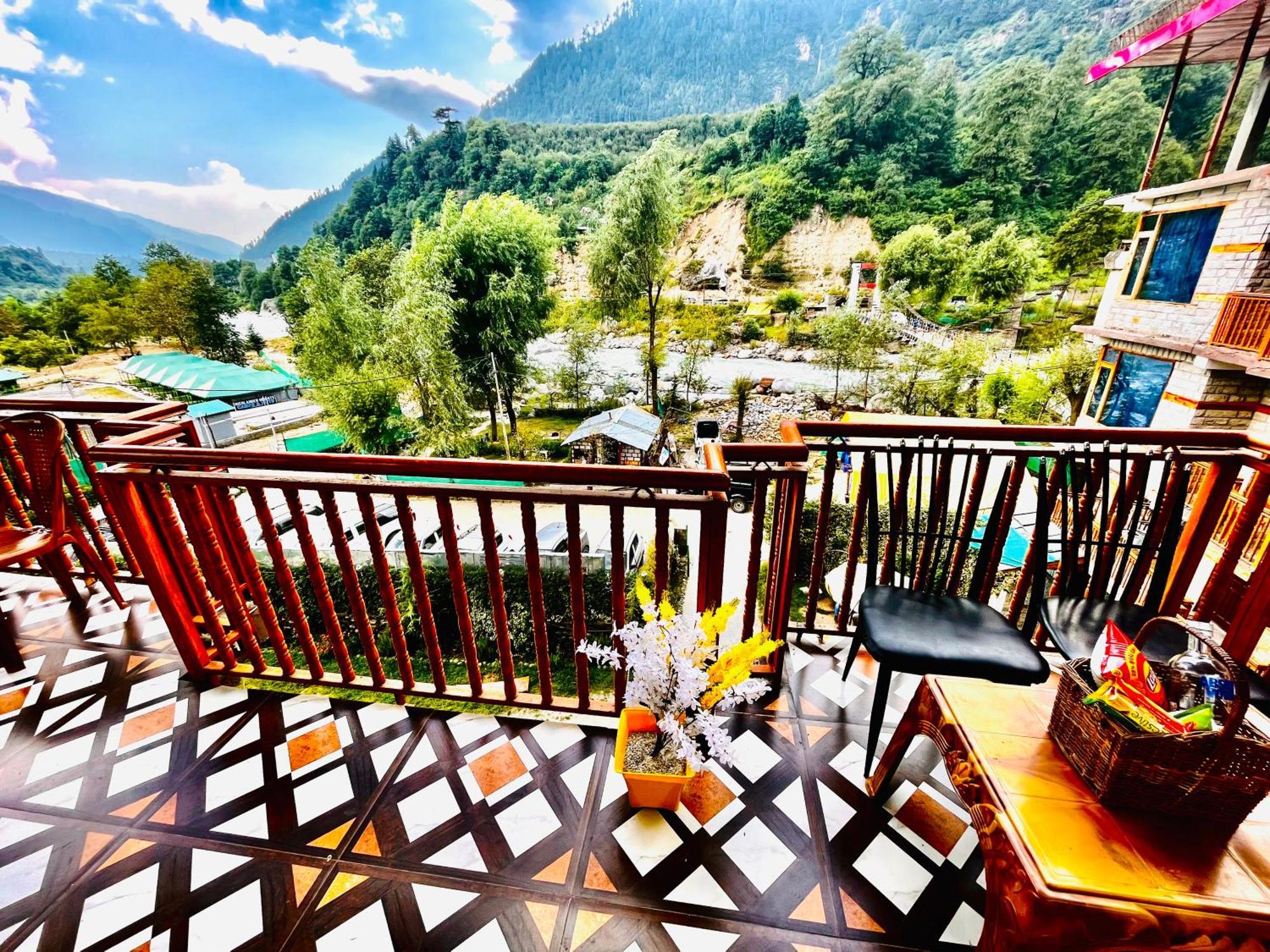 Himalayan Hill Queen Resort, Manali M98160-43400 Zewnętrze zdjęcie