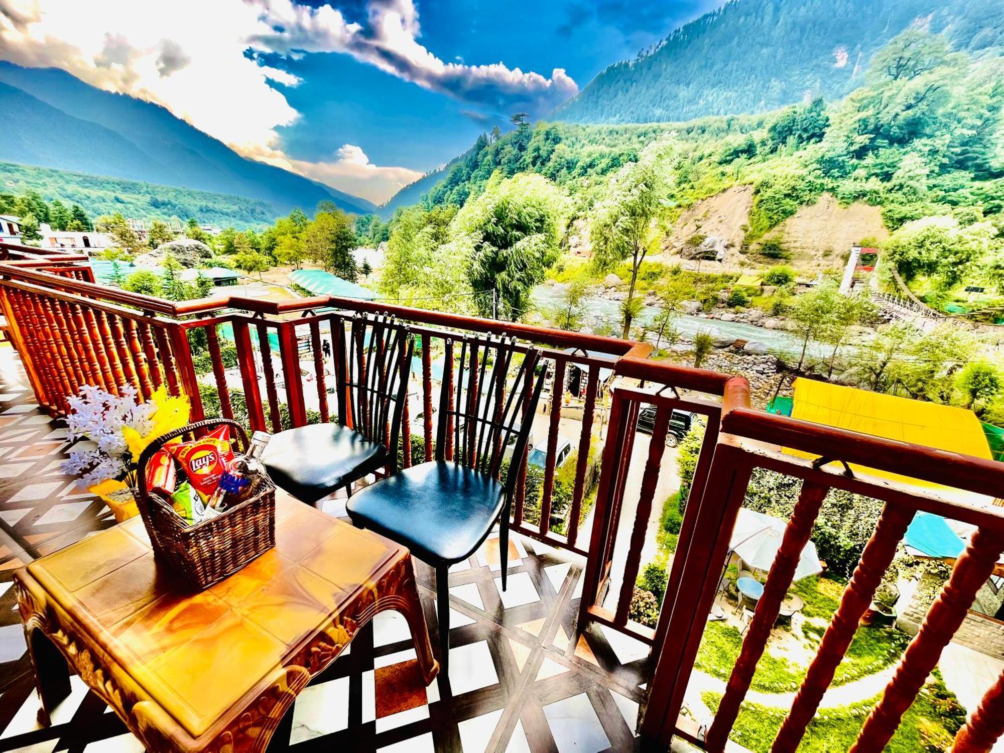 Himalayan Hill Queen Resort, Manali M98160-43400 Zewnętrze zdjęcie