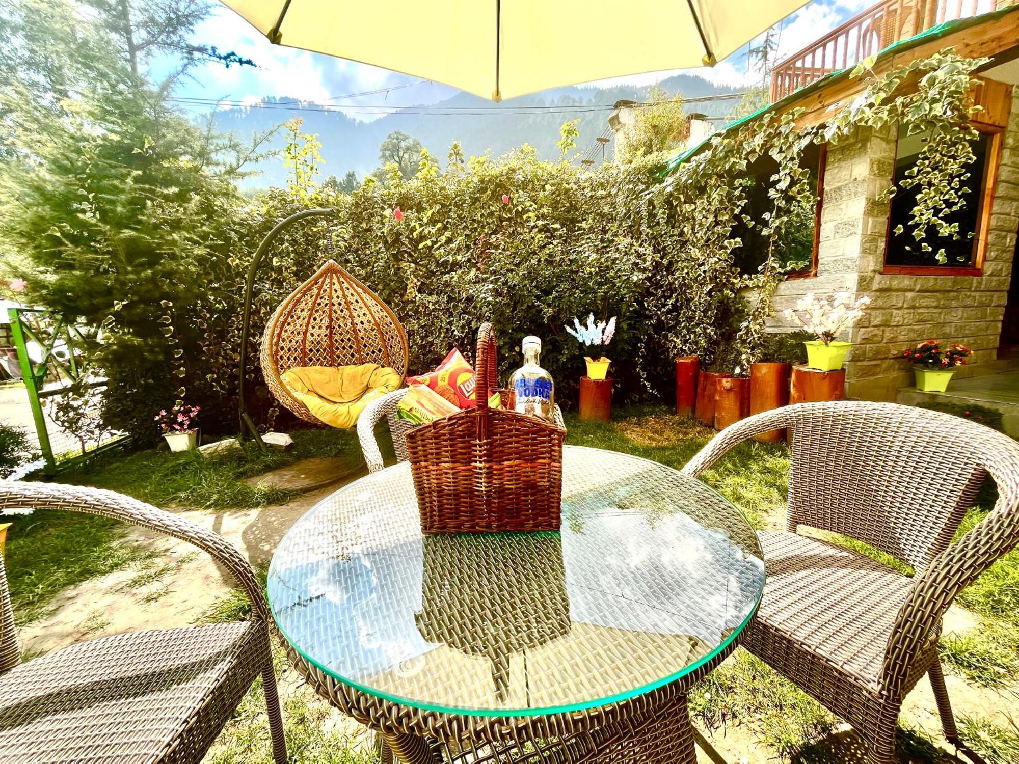 Himalayan Hill Queen Resort, Manali M98160-43400 Zewnętrze zdjęcie